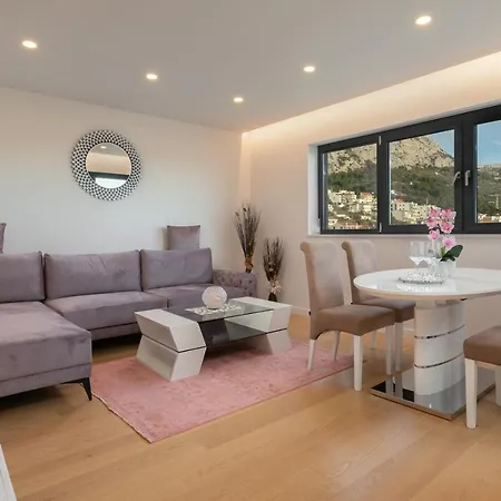 Sun&sea Deluxe Apartment,free Parking Makarska