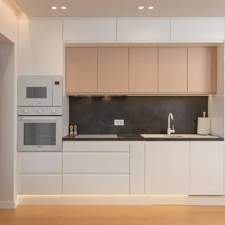 Sun&sea Deluxe Apartment,free Parking